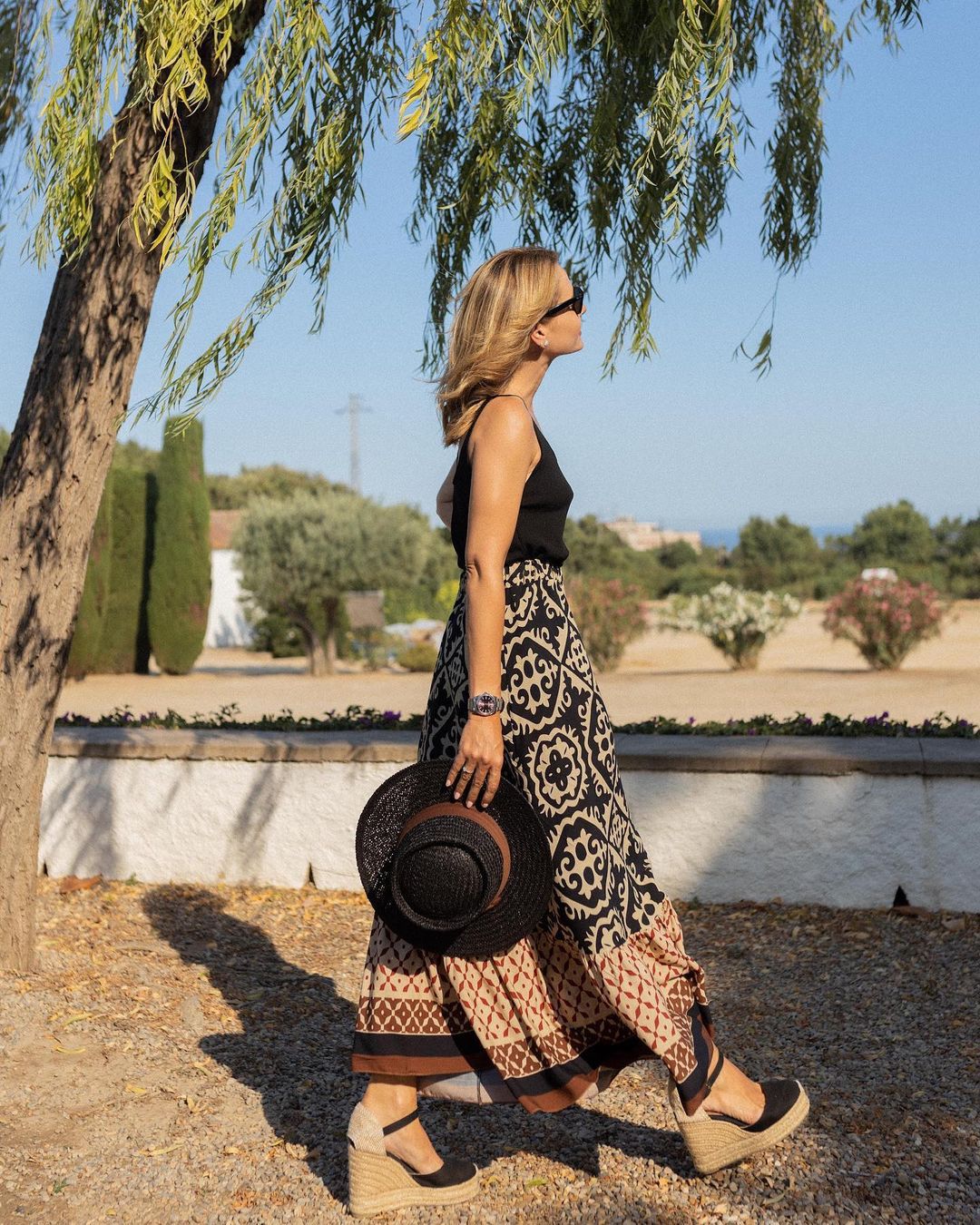 "Aura™ | Długa spódnica Boho Hily" can be rewritten as "Aura™ | Hily Boho Maxi Skirt".