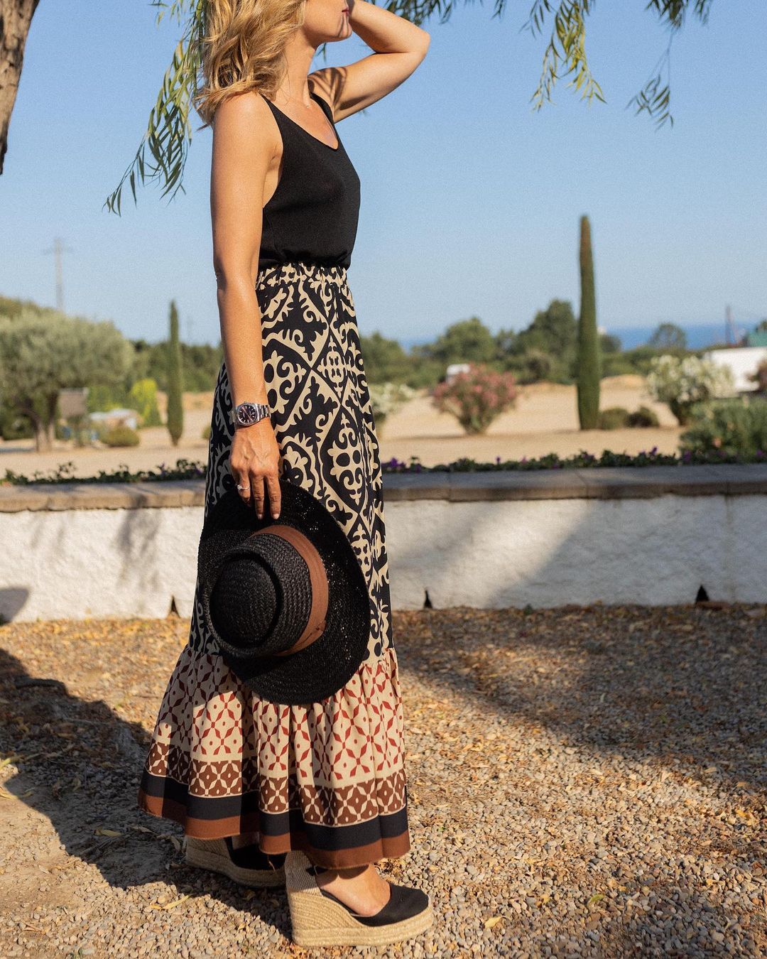 "Aura™ | Długa spódnica Boho Hily" can be rewritten as "Aura™ | Hily Boho Maxi Skirt".