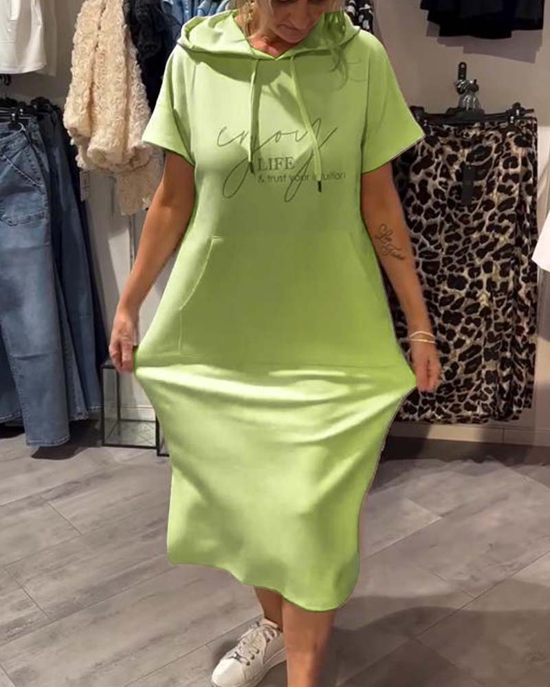 Alina – Codzienna sukienka z kapturem i luzem