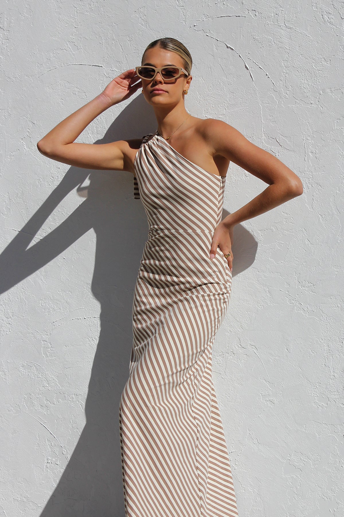 Rocia™ | Letnia sukienka w paski z eleganckim detalem