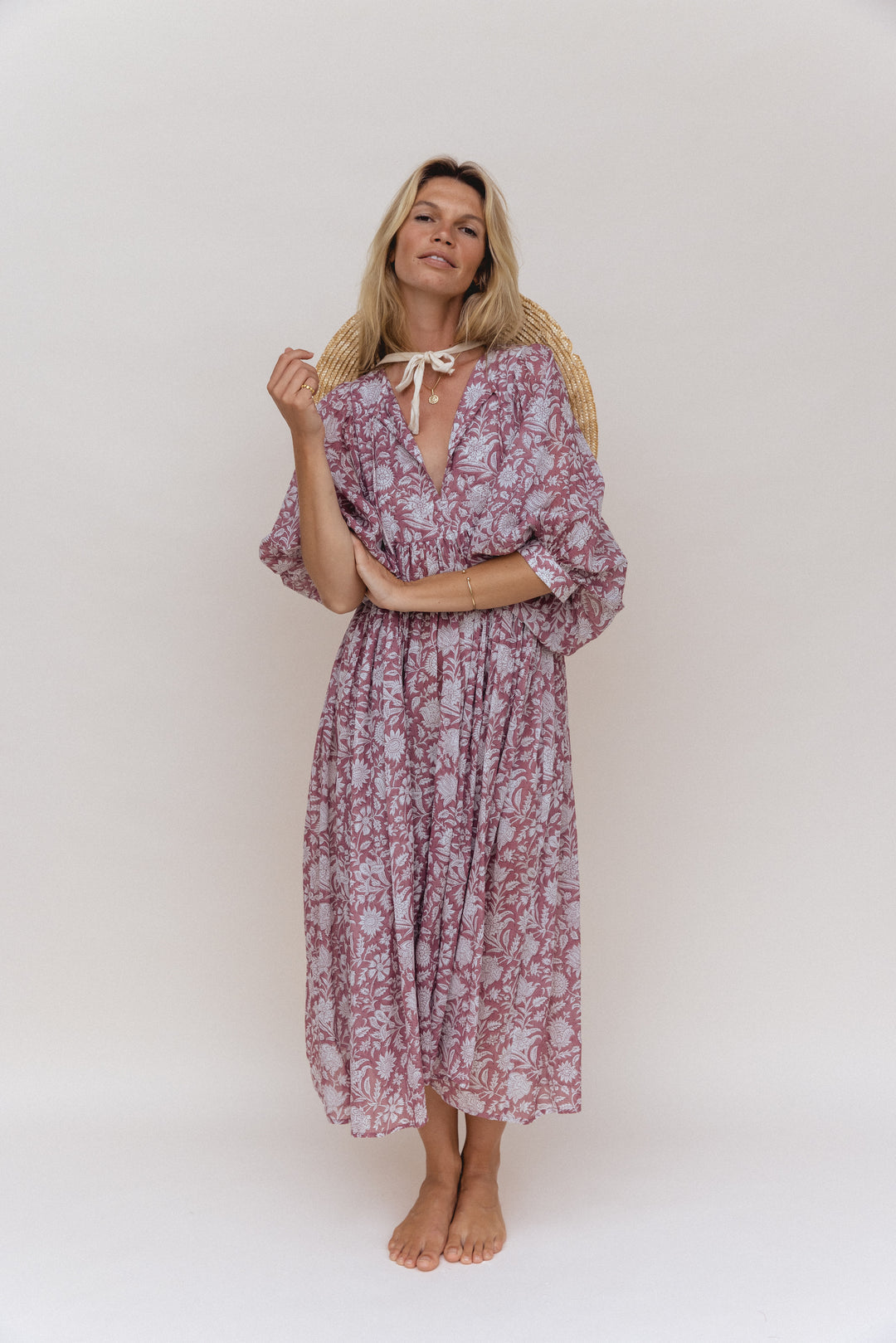 Nawojka – Zwiewna sukienka midi z bufiastymi rękawami