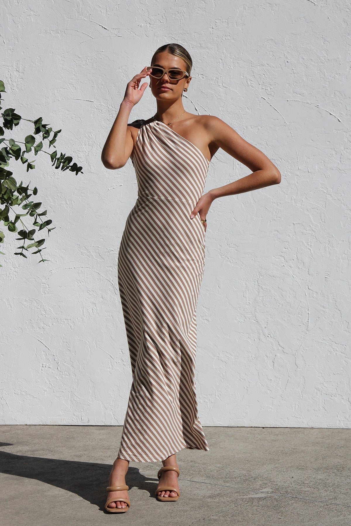 Rocia™ | Letnia sukienka w paski z eleganckim detalem