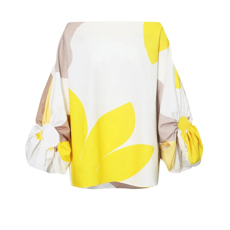 Talia™ | Satynowa sukienka z falbanami" can be rewritten as: "Talia™ | Satynowa sukienka z falbanami i eleganckim wykończeniem