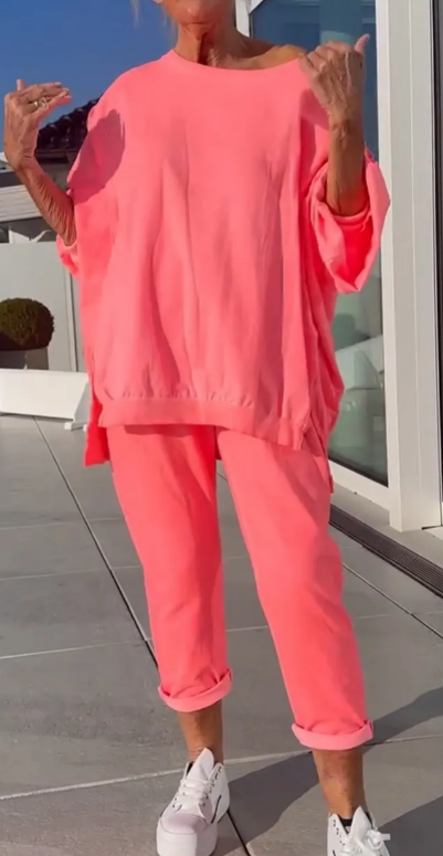 Teresa | Dwuczęściowy komplet damski z topem z okrągłym dekoltem i spodniami