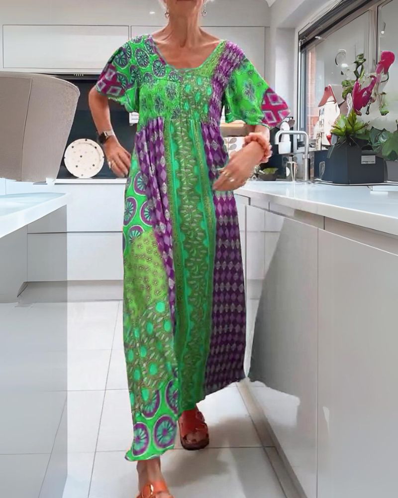 Berenika - Sukienka boho z dekoltem i wzorem paisley