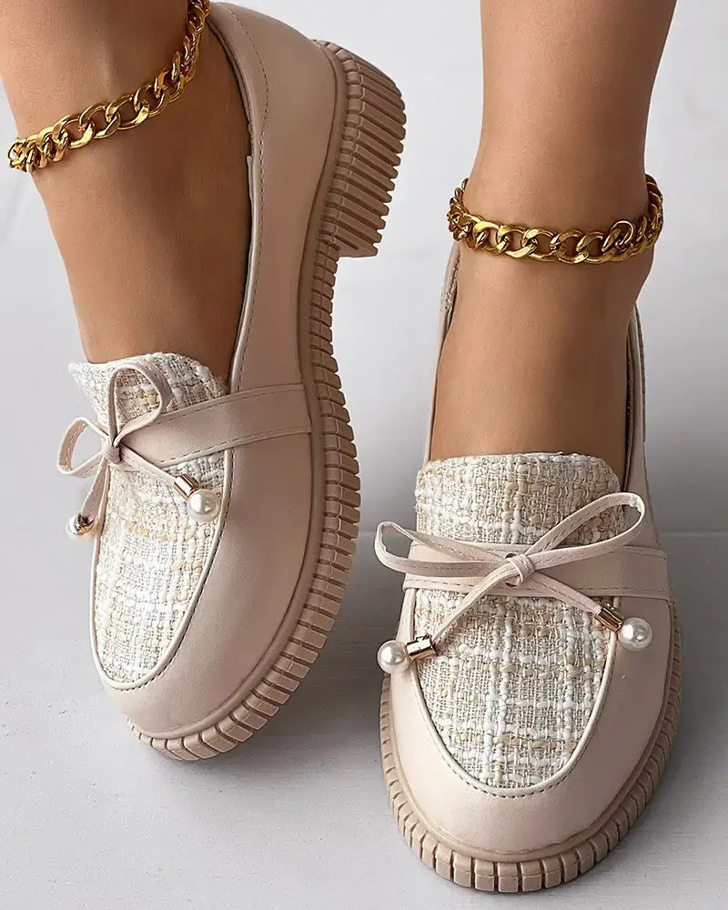 Grube tweedowe, patchworkowe mokasyny z koronką