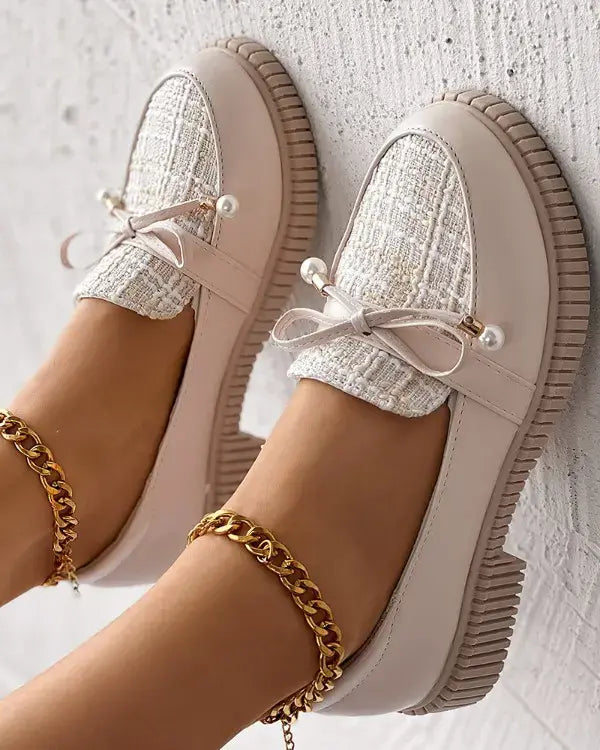 Grube tweedowe, patchworkowe mokasyny z koronką