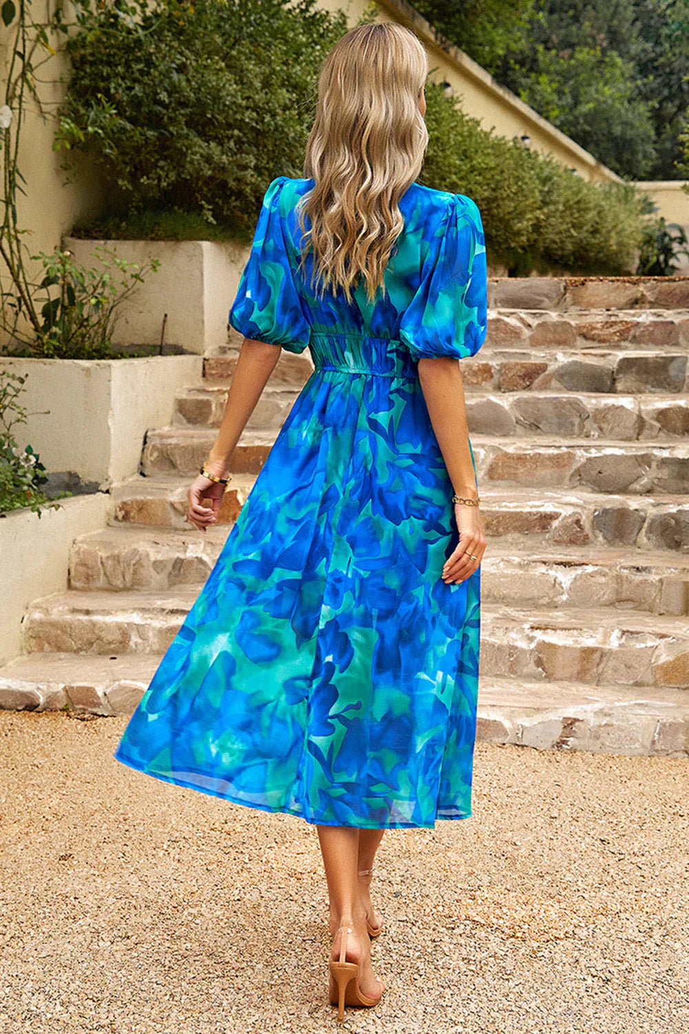 Milenka – Letnia sukienka z naturalnym urokiem