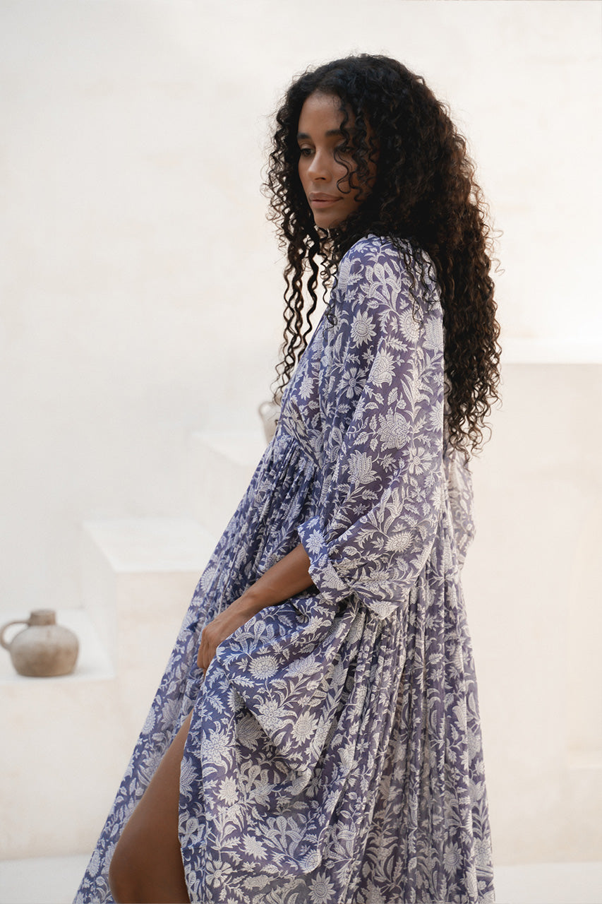 Nawojka – Zwiewna sukienka midi z bufiastymi rękawami