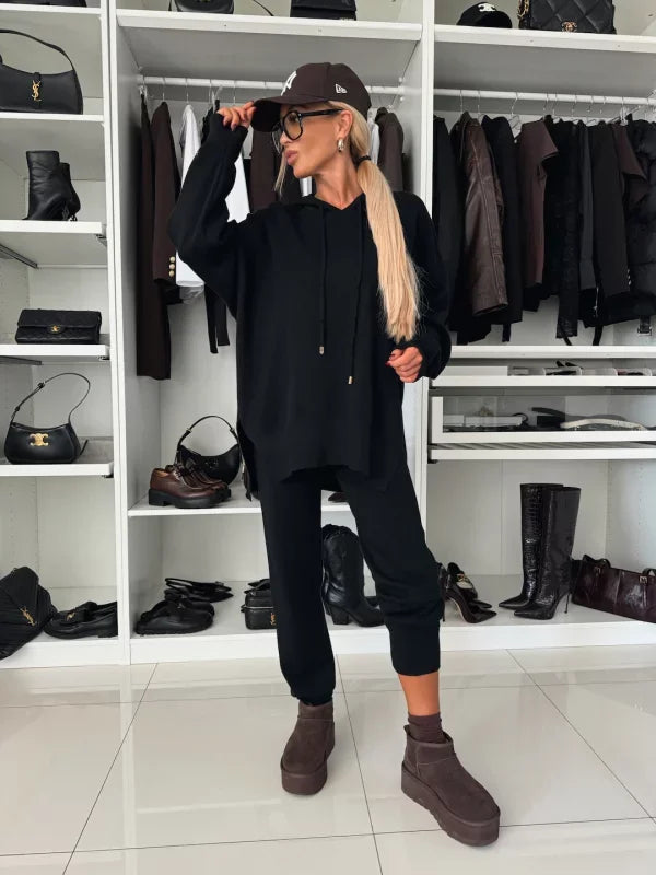 Marika - Dwuczęściowy komplet damski z długim rękawem, kapturem i okrągłym dekoltem