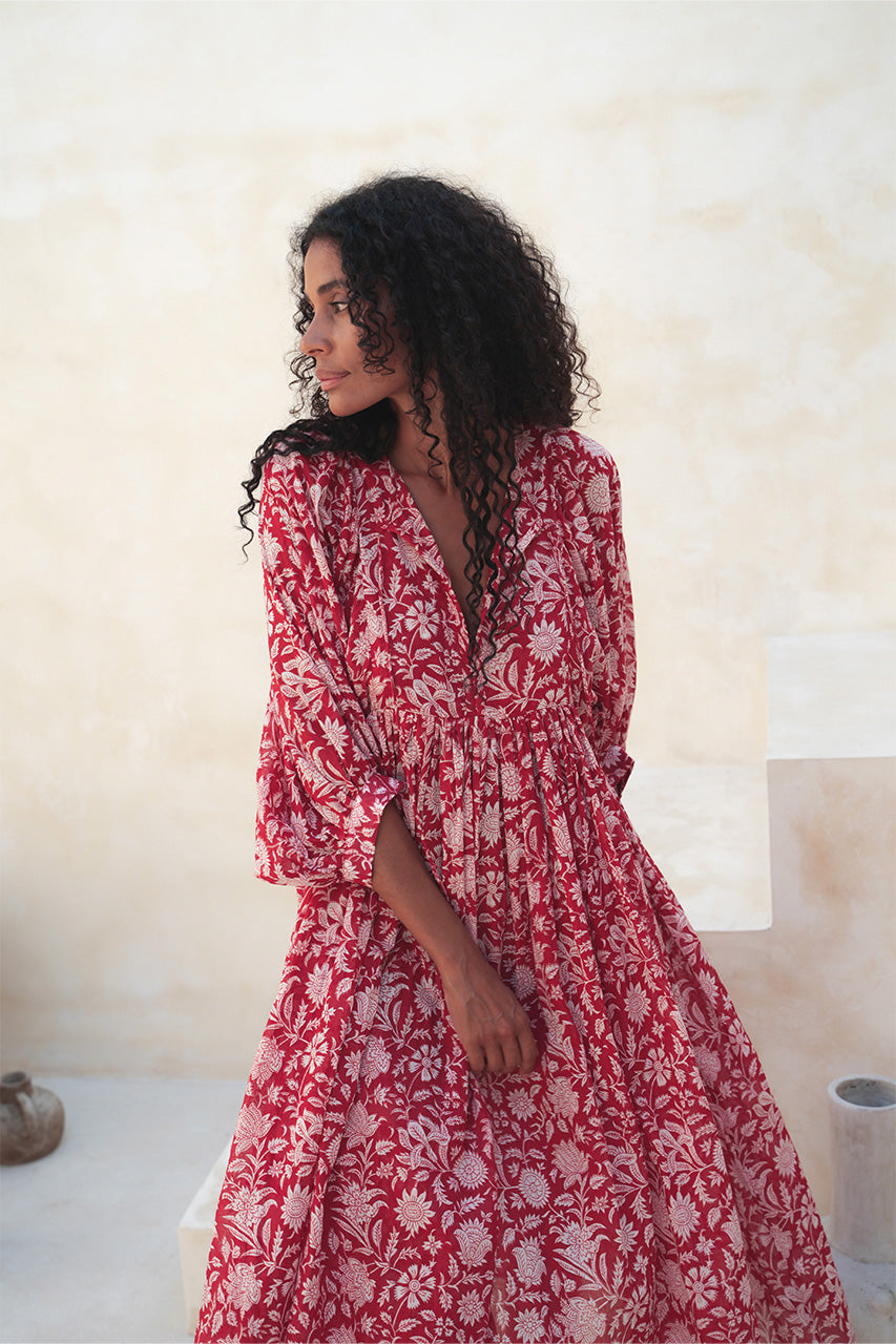 Nawojka – Zwiewna sukienka midi z bufiastymi rękawami